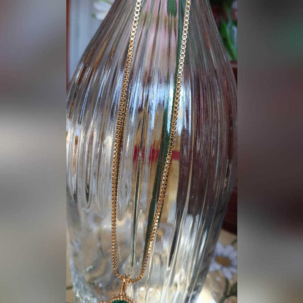 Beautiful 18 K Gold Filled Quadrafoil Imitation Tourquoise Pendant Necklace - Picture 5 of 13